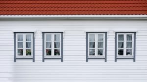 Read more about the article Cleaning Windows with Newspaper: Are there Better Alternatives?