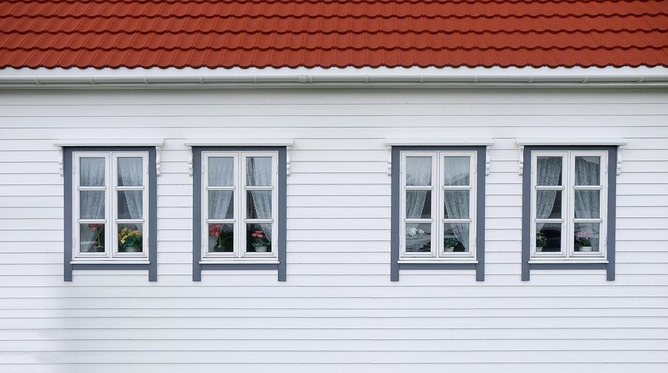 Read more about the article Cleaning Windows with Newspaper: Are there Better Alternatives?