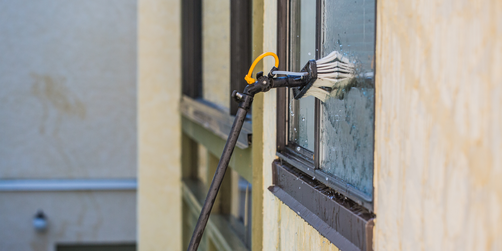 Read more about the article Safety First: Window Cleaning Tips for High-Rise Buildings