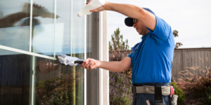 Read more about the article Top Reasons to Choose Local Window Cleaners in Miami and Beyond