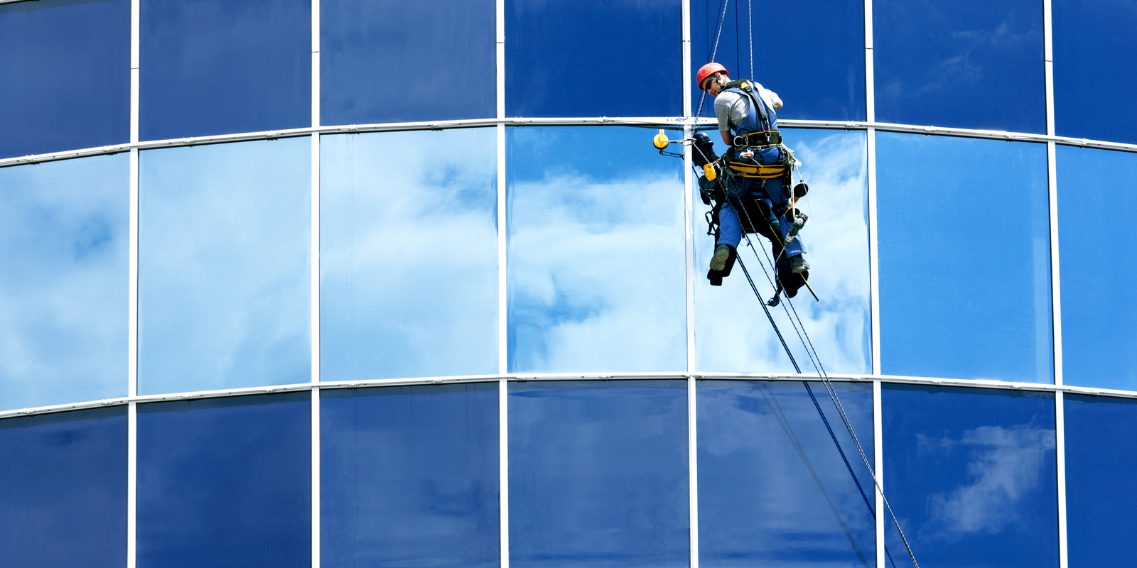 Read more about the article The Truth About Cleaning Windows in High-Rise Buildings