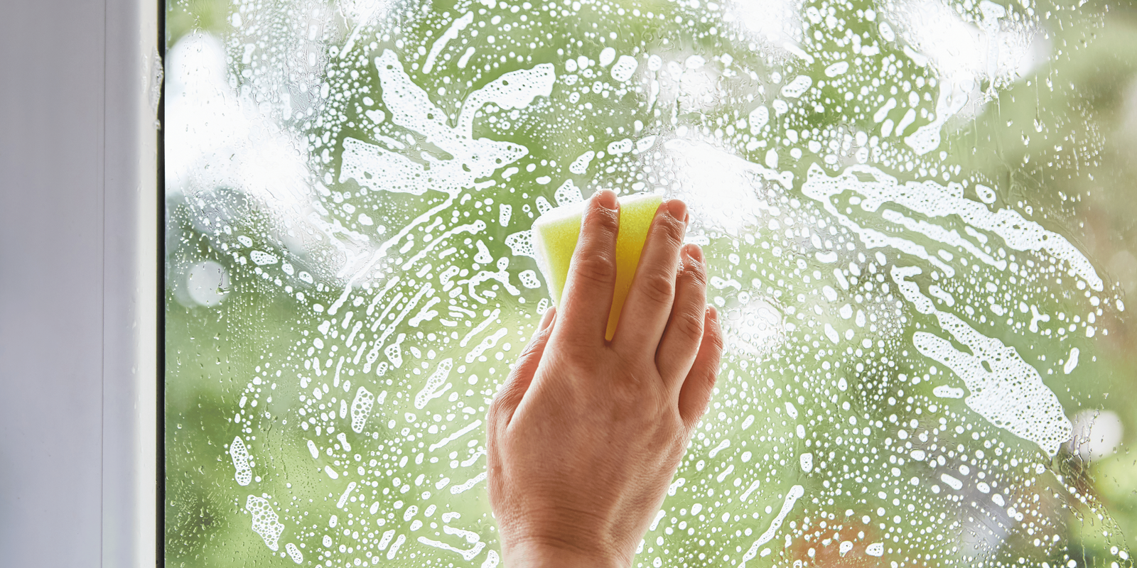 Read more about the article The Best Time of Year for Window Cleaning in Miami