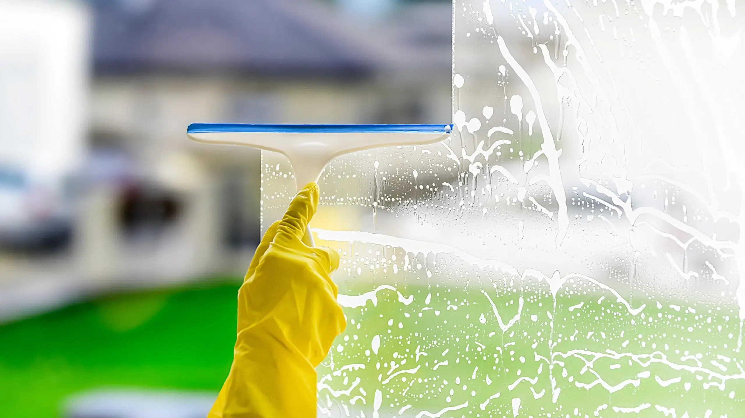 Read more about the article Seasonal Window Cleaning Tips for Miami Residents
